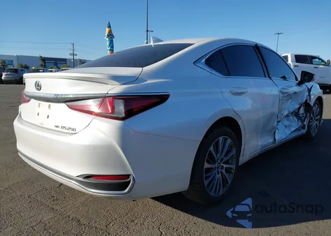 2021 Lexus Es 250 z USA, uszkodzony, nr VIN 58AD11D16MU001194